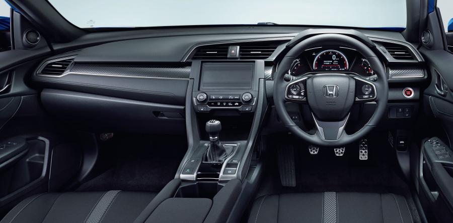 Торпедо Honda Civic Hatchback (FK) 2017 года  (JP) (фото 6 из 14)